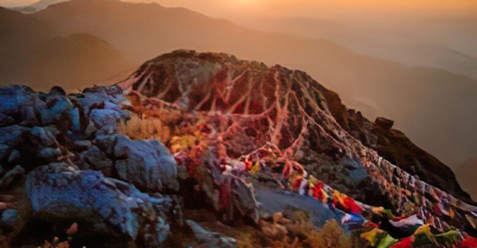 mussoorie-mountain-peak-prayer-flags