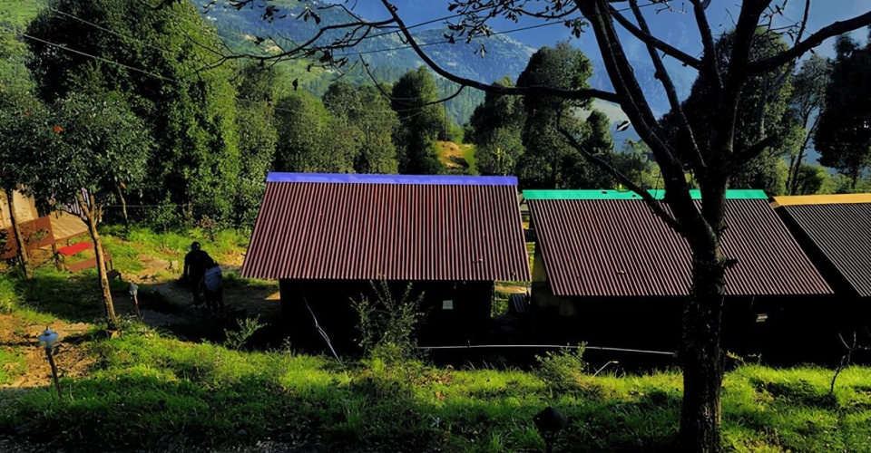 beautiful-camp-view-kanatal-uttarakhand