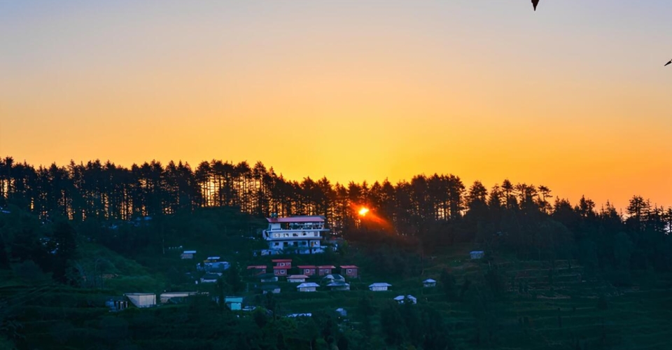 beautiful-sunrise-view-dhanaulti-uttarakhand