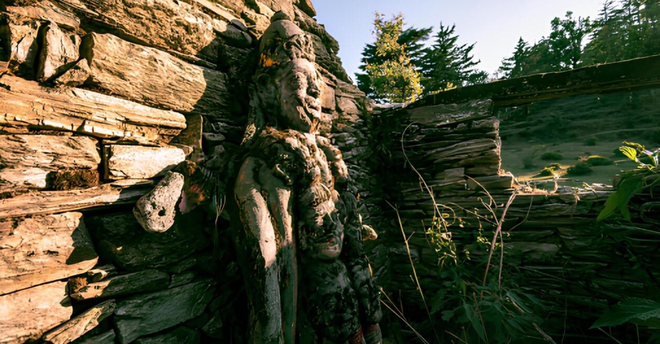 chaukori-ancient-stone-statue