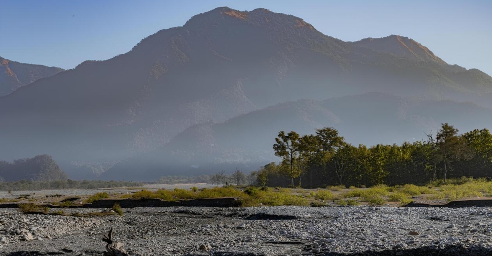 corbett-himalayan-foothills-riverbed