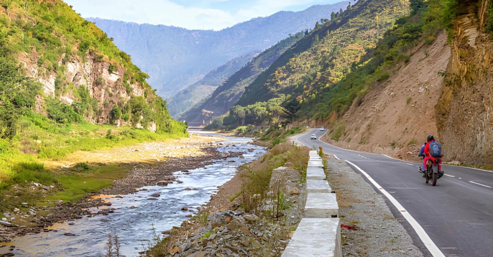 kausani-himalayan-road-river-motorcycle-ride