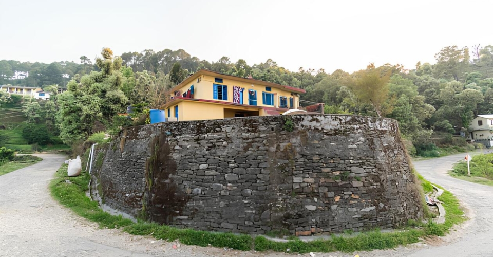 stone-base-house-hilly-landscape