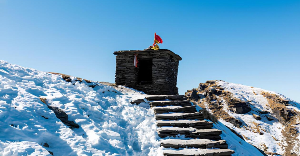 tungnath-temple-winter-snow